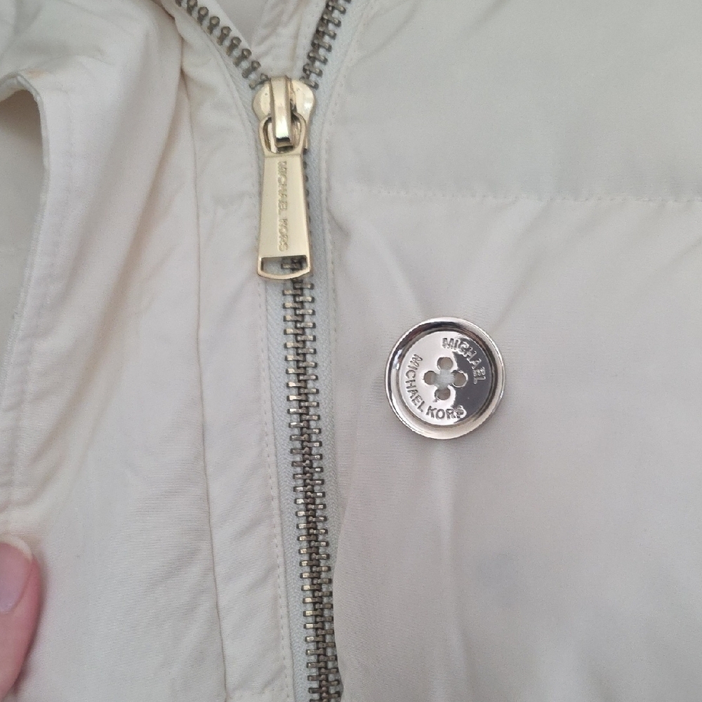 Women Michael Kors Puffer Coat - Picture 6 of 11